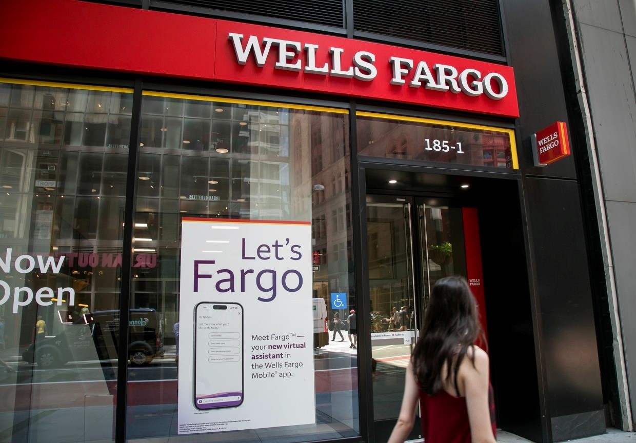 Wells Fargo Customers Report Missing Deposits From Bank Accounts ...